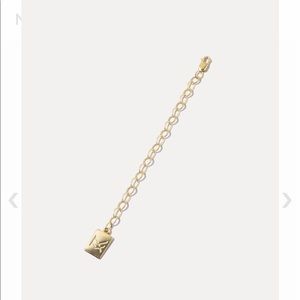 Miranda Frye gold chain necklace extender
